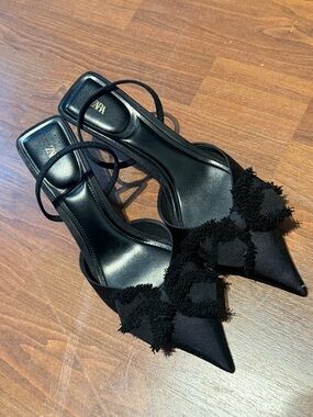 Zara Black Pointed Toe Fringe Bow Slingback Heels